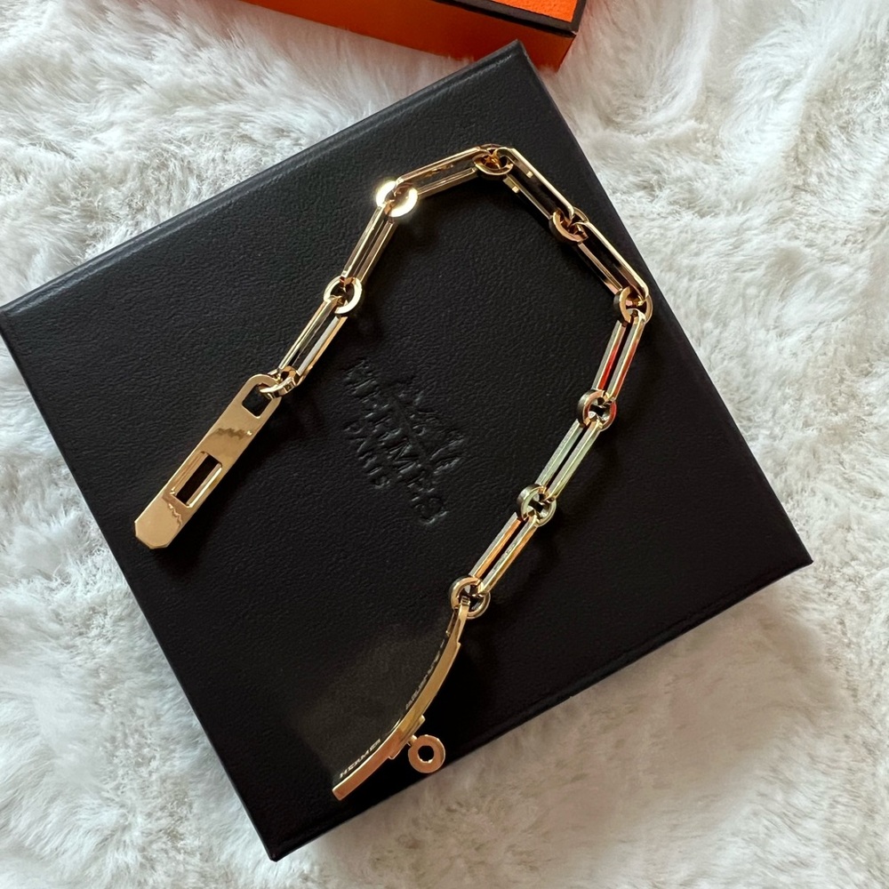 Brand New! ✨ Hermès Kelly Chaine 18K Yelllow Gold diamond bracelet size ST - Picture 3 of 6